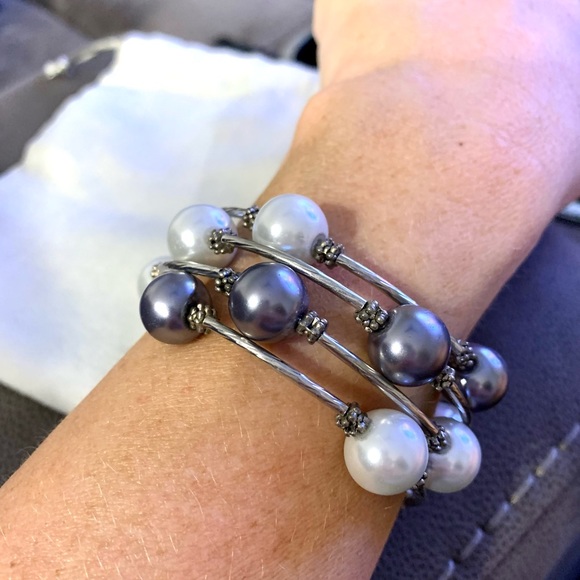 Wrap bracelet silver with black and white pearls - Picture 3 of 4